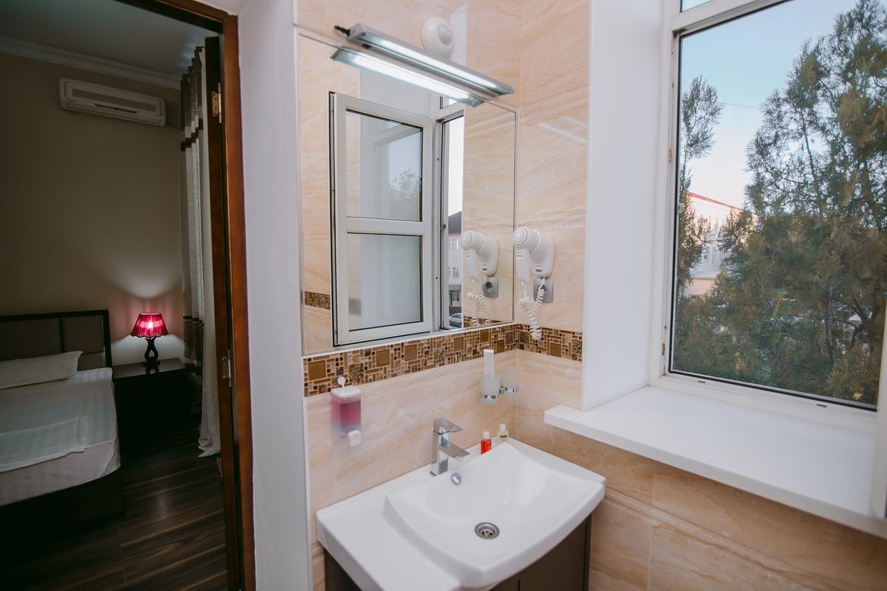 Hotel Inju Taraz Buitenkant foto