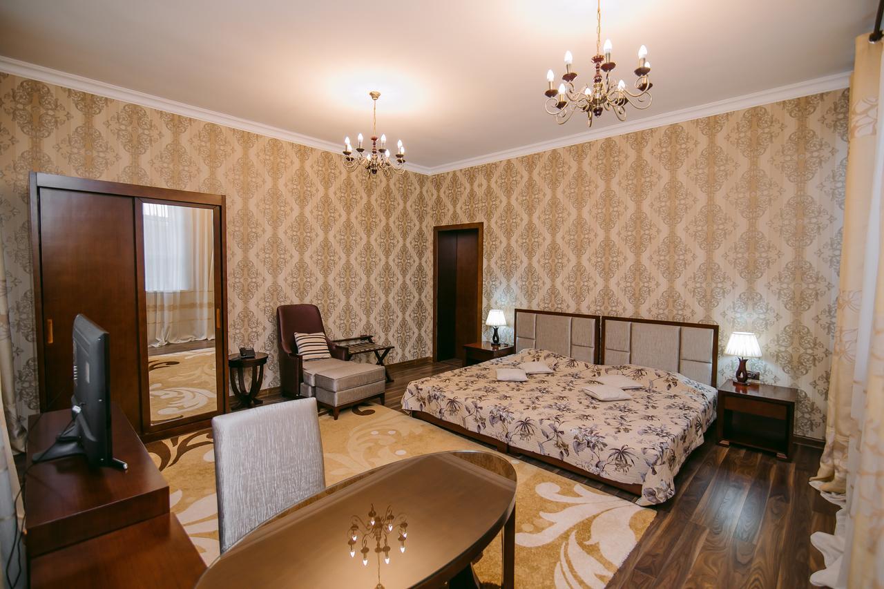 Hotel Inju Taraz Buitenkant foto